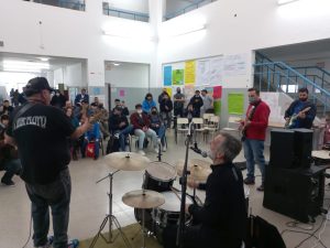 El músico Jorge Araujo brindó una clase abierta de batería y un encuentro de músicos en vivo