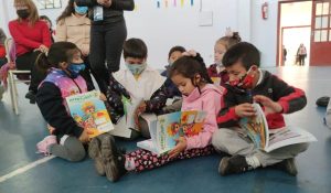 Educación entregó notebooks y “Libros para Aprender” en Zona Norte