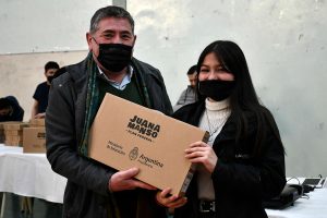 Educación impulsó la entrega de notebooks en el marco del Plan Conectar Igualdad