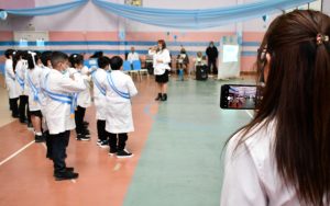 Estudiantes de Escuelas Primarias de Santa Cruz realizaron la Promesa a la Bandera