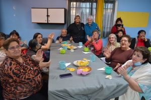 Adultas y adultos mayores disfrutaron de una tarde recreativa en el marco de la campaña #AmorMayor