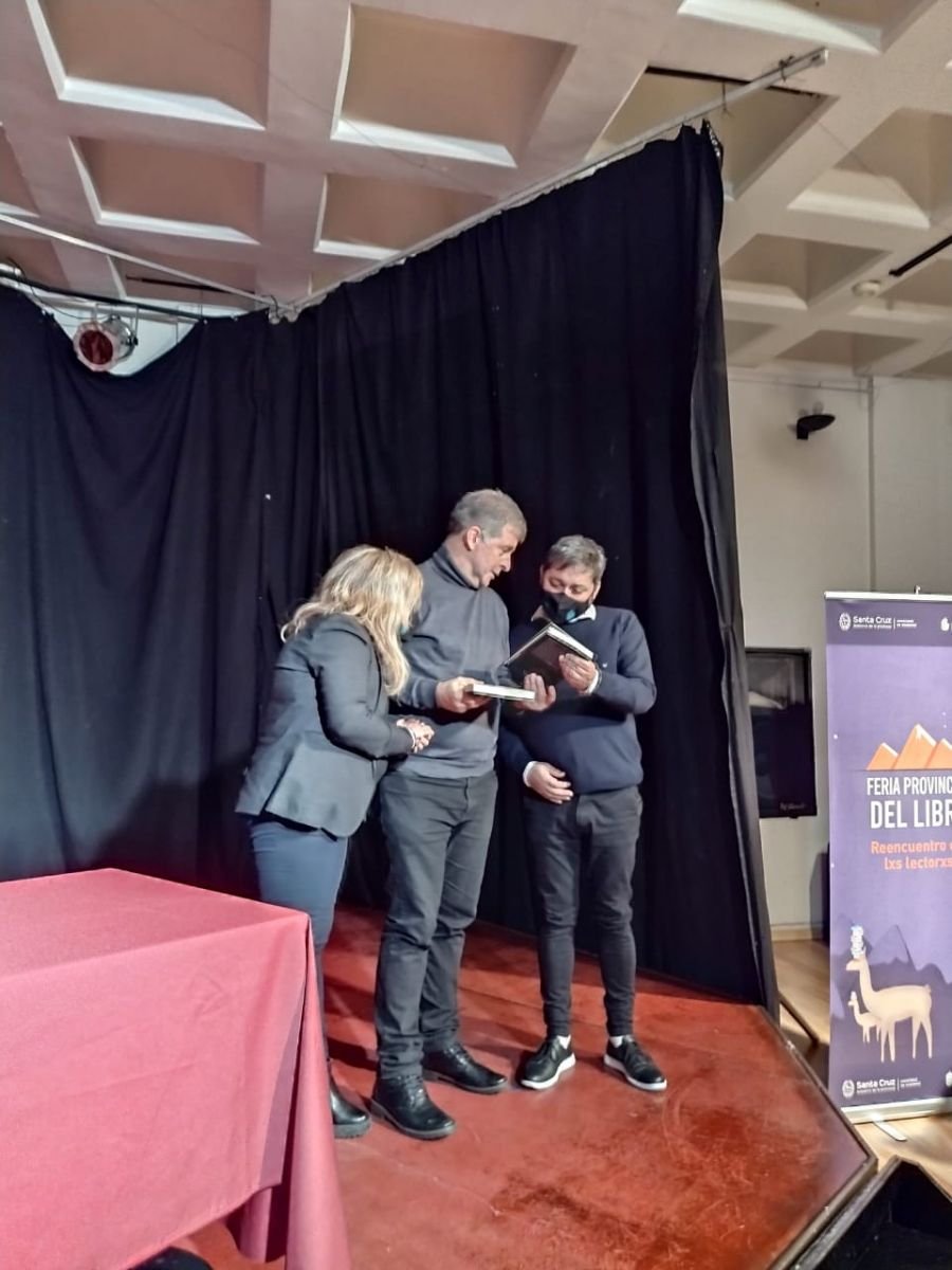 Edgardo Esteban estuvo en el primer día de la 28° Feria Provincial del Libro