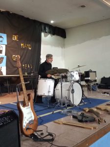 El músico Jorge Araujo llevó adelante seminarios motivacionales en Zona Norte