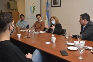 “Descuentos Mayores”: Firmaron convenios con la Asociación de Bioquímicos y la Cámara de Comercio de Río Gallegos