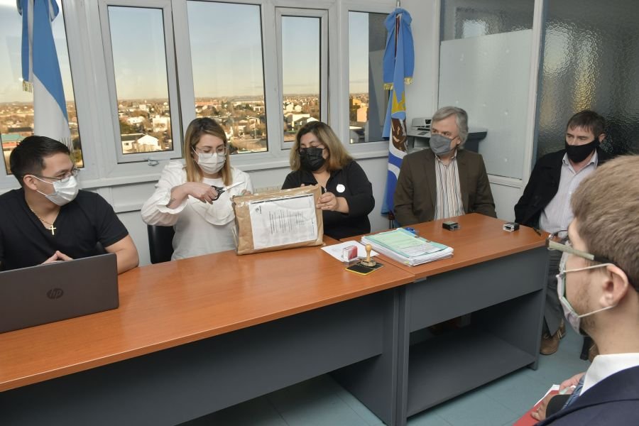 El Gobierno realizó el acto licitatorio para la adquisición de una aeronave