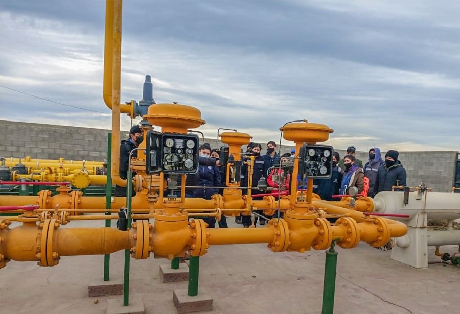 Estudiantes de la Escuela Industrial Nº 10 de Caleta Olivia recorrieron la planta de Distrigas S.A.