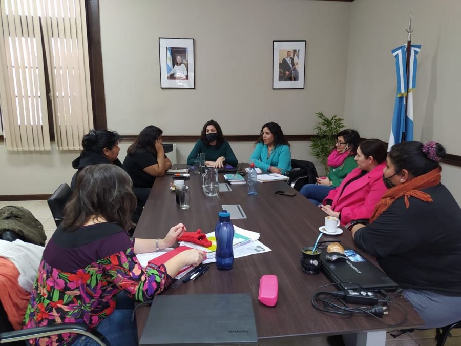 Autoridades provinciales mantuvieron un encuentro con las hermanas de Marcela Chocobar