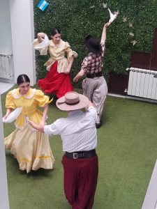 El Instituto de Energía conmemoró el 9 de Julio vestido de celeste y blanco
