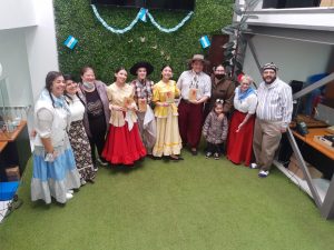 El Instituto de Energía conmemoró el 9 de Julio vestido de celeste y blanco