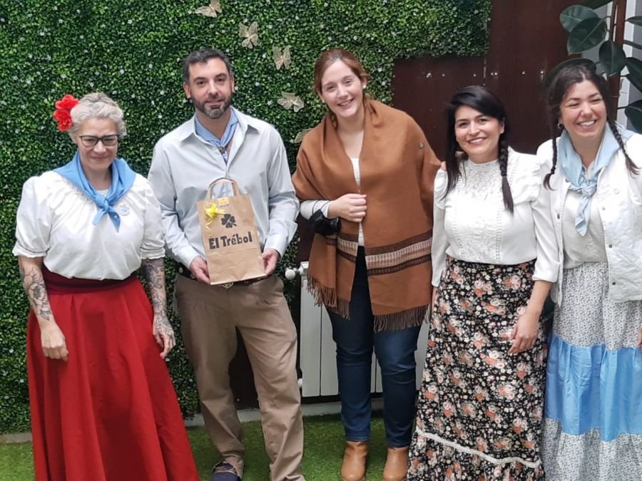 El Instituto de Energía conmemoró el 9 de Julio vestido de celeste y blanco