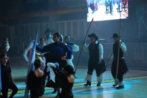 Cientos de personas vibraron al ritmo del folclore en la Gran Peña Popular