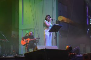 Cientos de personas vibraron al ritmo del folclore en la Gran Peña Popular