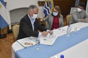 Ferreyra: “Estos aportes son importantes para el desarrollo de las infancias y adolescencias de Santa Cruz”