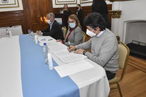 Ferreyra: “Estos aportes son importantes para el desarrollo de las infancias y adolescencias de Santa Cruz”