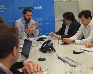 Autoridades de Salud gestionan avances de las obras de los hospitales modulares y equipamiento para Santa Cruz