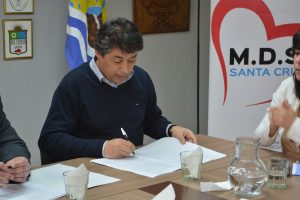 Desarrollo firmó convenio para brindar orientación legal gratuita a la comunidad