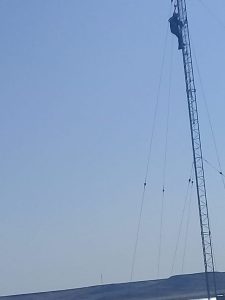 Comenzaron los trabajos de desmonte de la vieja antena de comunicaciones de Casa de Gobierno