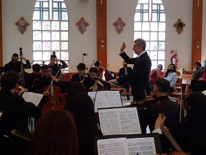 Escuela Re Si: Anna Miernik brindó conciertos junto a la Sinfonietta con la dirección de Gustavo Fontana