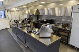 Desde hoy Santa Cruz cuenta con una nueva Aula Taller Móvil para formar en gastronomía