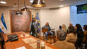 El arpista Cristian Romero se presentó en la Casa de Santa Cruz