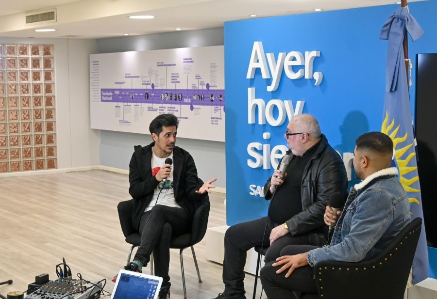 Ariel Arroyo presentó su video clip “Hijos del Viento” en la Casa de Santa Cruz