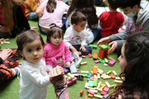 “Disfrutar y jugar en Familia” para celebrar las infancias