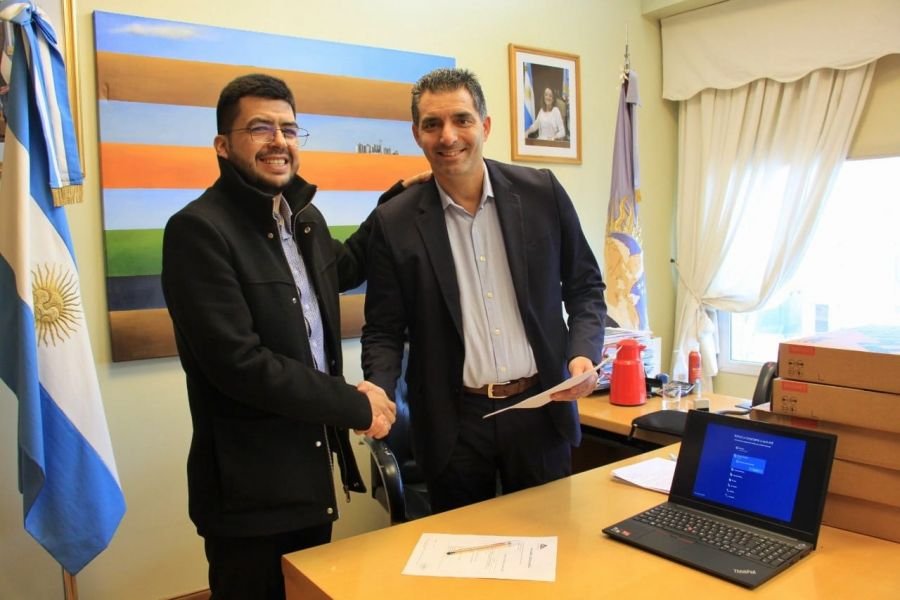 Fomicruz entregó equipamiento tecnológico