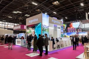 Santa Cruz promociona sus destinos turísticos en la Feria más importante de Francia