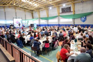 Más de 300 jubilados y jubiladas disfrutaron del té bingo de la Caja de Previsión Social