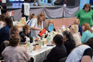 Más de 300 jubilados y jubiladas disfrutaron del té bingo de la Caja de Previsión Social