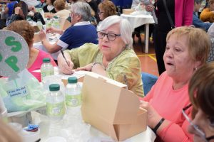 Más de 300 jubilados y jubiladas disfrutaron del té bingo de la Caja de Previsión Social