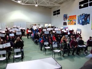 Educación entregó netbooks en El Calafate y kits escolares y libros en El Chaltén
