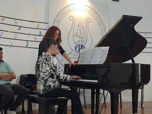 La pianista Lilia Salsano desarrolló una masterclass de piano en el Conservatorio de Música
