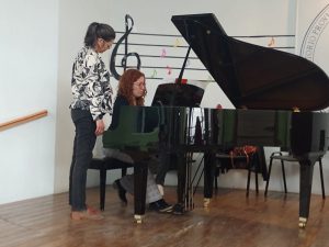 La pianista Lilia Salsano desarrolló una masterclass de piano en el Conservatorio de Música