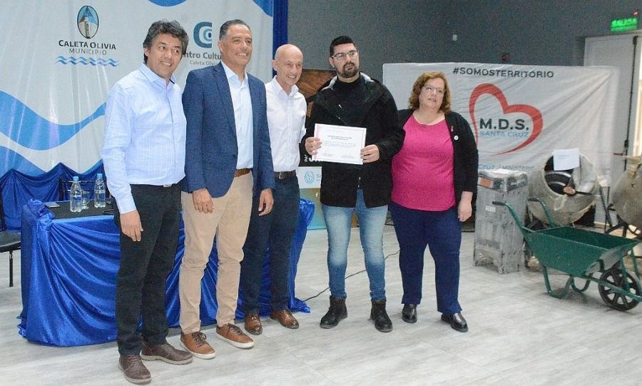 Se entregaron fortalecimientos a emprendedorxs socioproductivos de Caleta Olivia