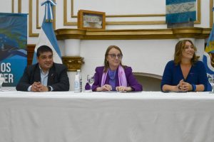 Destacaron la importancia de la llegada de ambulancias e insumos a los hospitales de la provincia