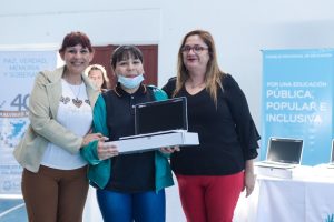 Educación impulsó la entrega de notebooks en escuelas de Caleta Olivia