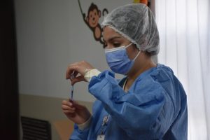 Paneque: “Todos los niños y las niñas deben recibir las vacunas”