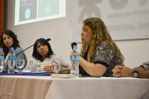 Velázquez: “Estas herramientas nos enlazan unos a otros como comunidad de aprendizaje”