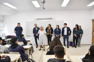 Programa Conectar Igualdad: Concretaron la entrega de 100 computadoras