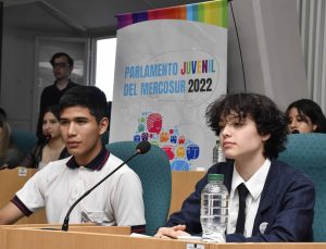 Estudiantes santacruceñxs participaron de la sesión y acto de cierre del Parlamento Juvenil del Mercosur 2022