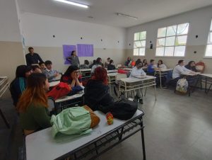 Conectar Igualdad: Educación hizo entrega de notebook en el CPES Nº25
