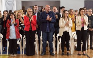 Velázquez: “Tenemos la obligación de abrazar a los estudiantes para que se aferren fuerte a la vida”