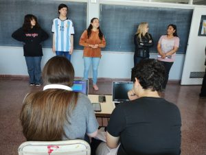 Continúan entregando notebook a estudiantes de Educación Secundaria
