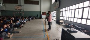Ariel Arroyo presentó el “Cancionero Popular Santacruceño” en la Escuela Industrial Nº4