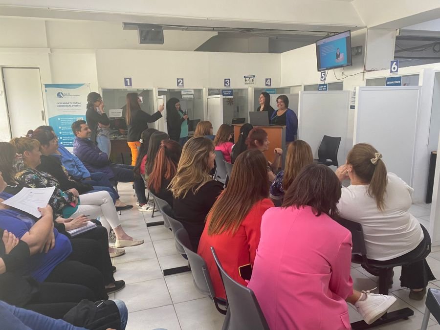 Agentes de la Caja de Servicios Sociales se capacitan para mejorar la atención al público