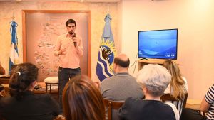 Se concretó charla sobre el dinosaurio Maip Macrothorax en Casa de Santa Cruz