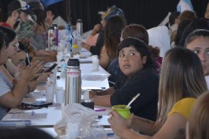 Con una exitosa convocatoria se realizó el “Bingo Mundialista”