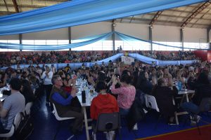 Con una exitosa convocatoria se realizó el “Bingo Mundialista”