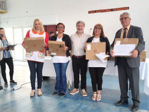 Se concretó la entrega de notebooks de primera generación a instituciones educativas de Caleta Olivia